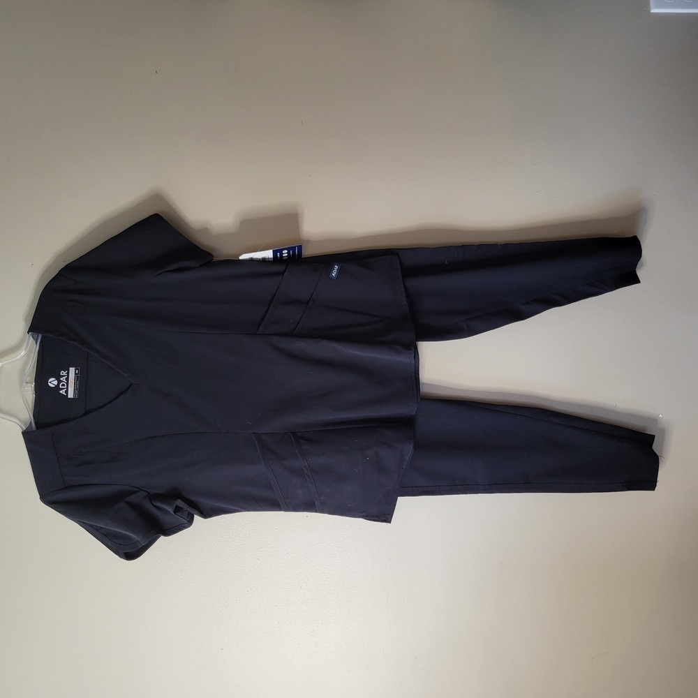 Adar Pro Modern Athletic Scrub Set